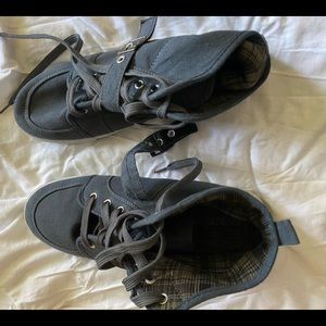 High top sneaker like shoe. Grey with tie/Velcro